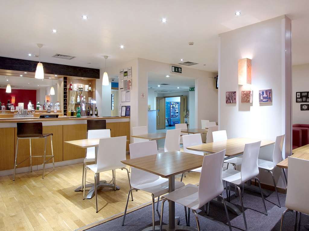 Travelodge Preston Central Restaurant bilde